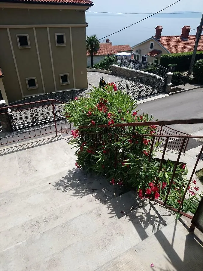 Charming Hill Apartment Opatija 0*,